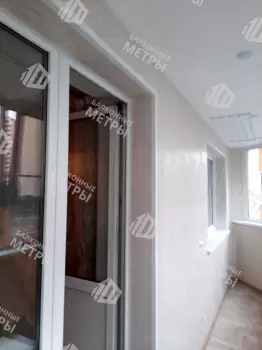 Остекление и отделка балкона Лодочка