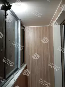 Отделка стен и потолка балкона ПВХ панелями