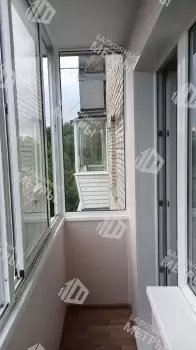 Холодное остекление PROVEDAL и отделка балкона ламинатом 33 класса.