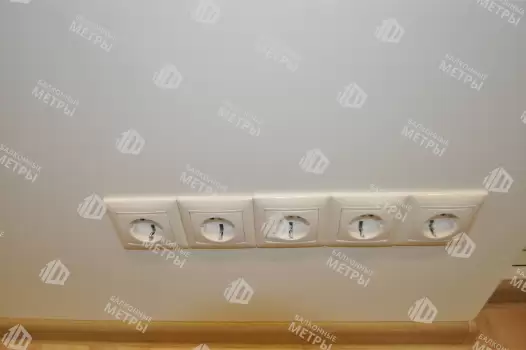 Остекление балкона в серии дома 01-ПЗ с утеплением и отделкой